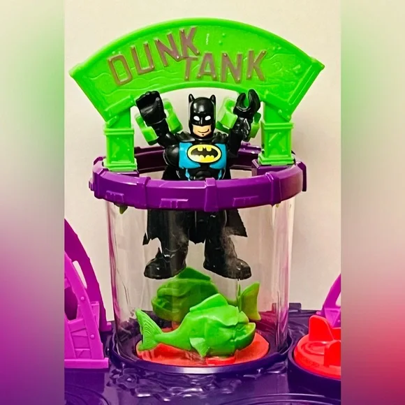 The Joker Laff Factory Playset+29 Figures+3 Vehicles - Picture 5 of 12